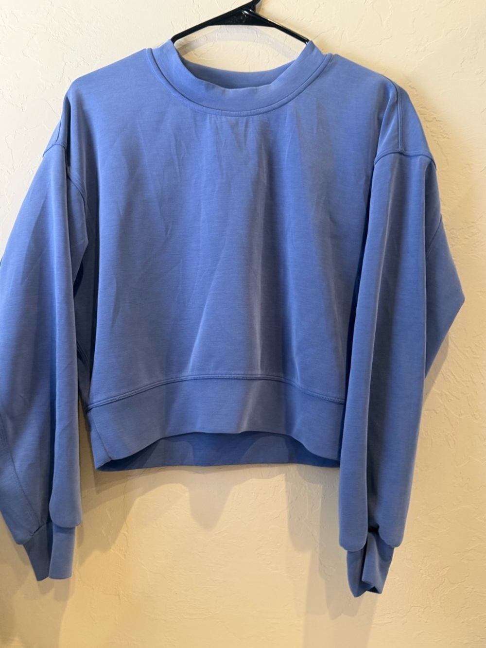 Lululemon Softstreme Perfectly Oversized Cropped Crew SIZE 2 Aero Blue Worn Once